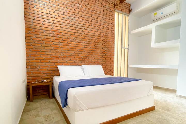 Room 6 of 27