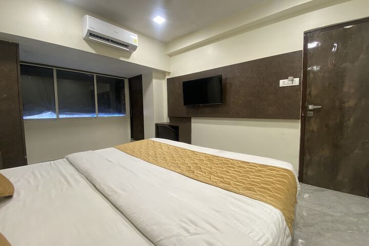 Room 7 of 15