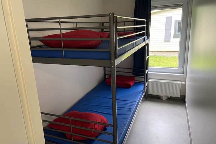 Room 8 of 40