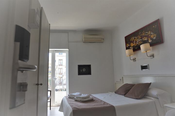Room 17 of 39