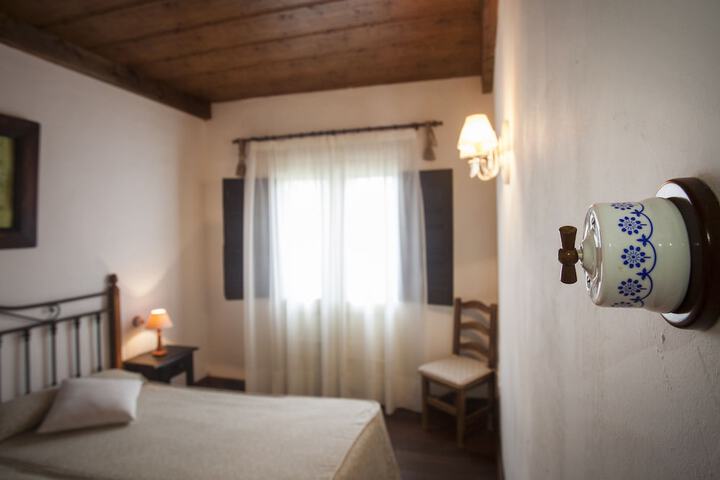 Room 7 of 37