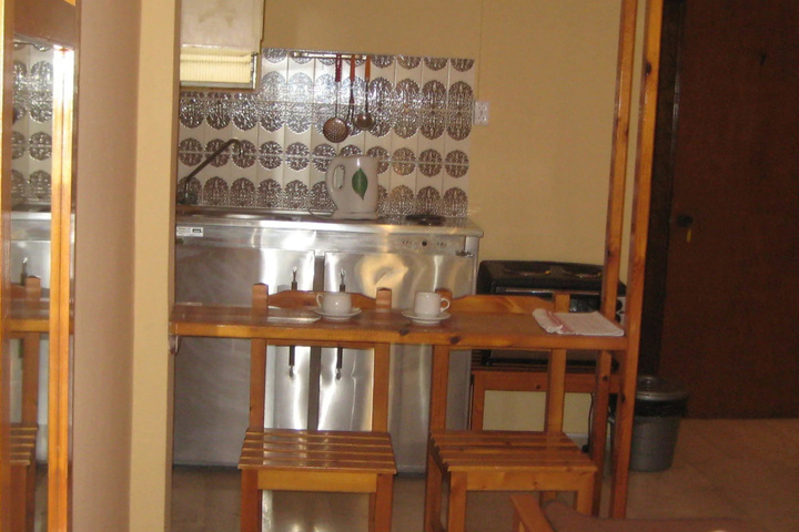 Dining 12 of 17