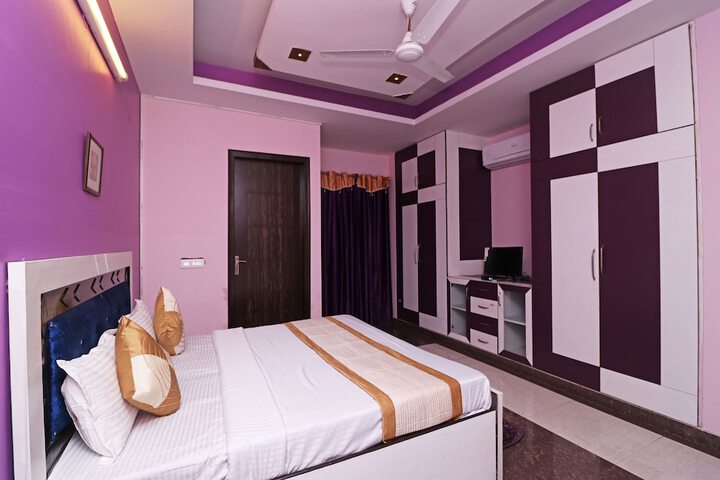 Room 3 of 17