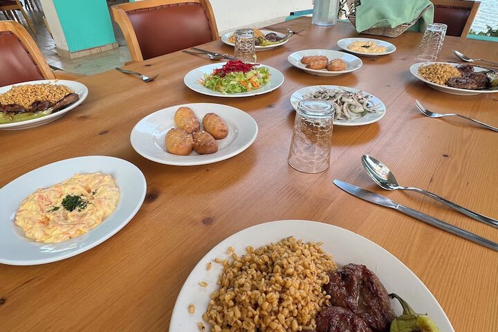 Dining 22 of 34