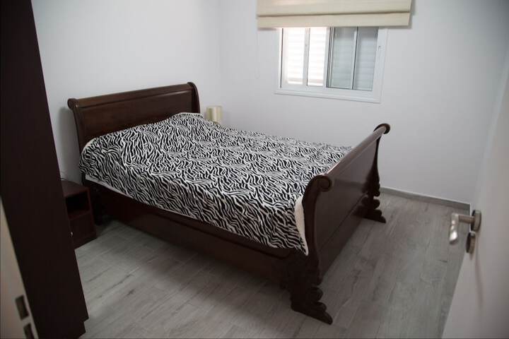 Room 13 of 37