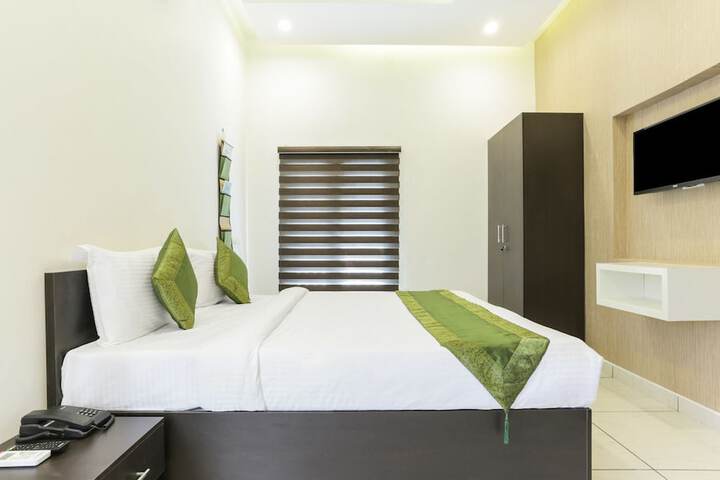 Room 2 of 23