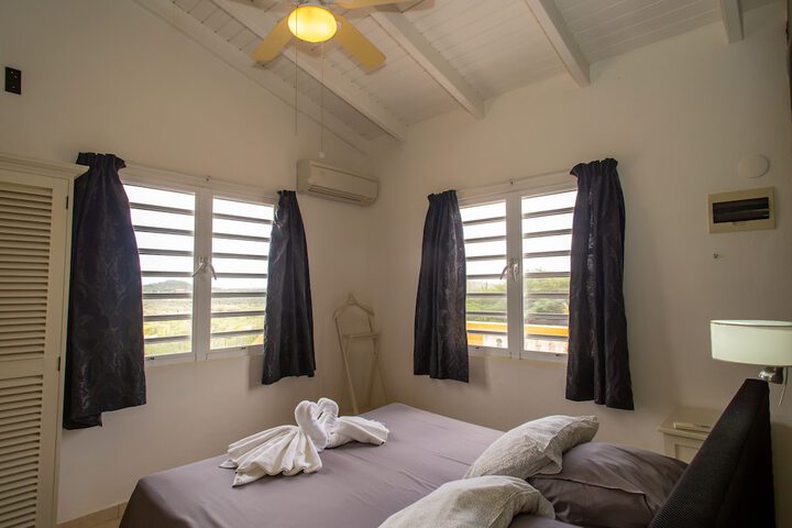 Room 6 of 34