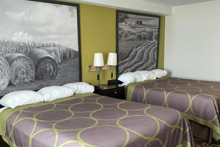 1 Queen Bed (11 of 35)