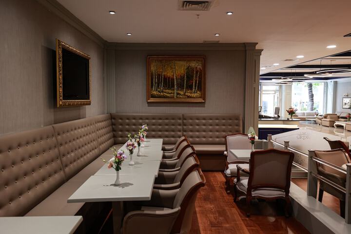 Entrance & Lobby