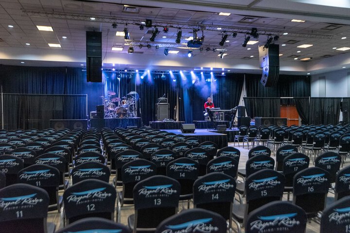 Ballroom/Hall 39 of 43