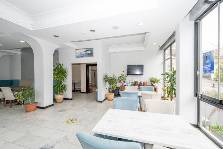 Entrance & Lobby