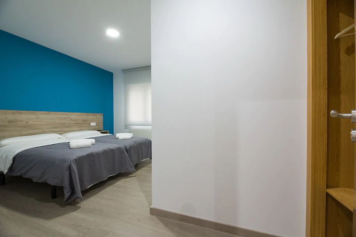 Room 4 of 10