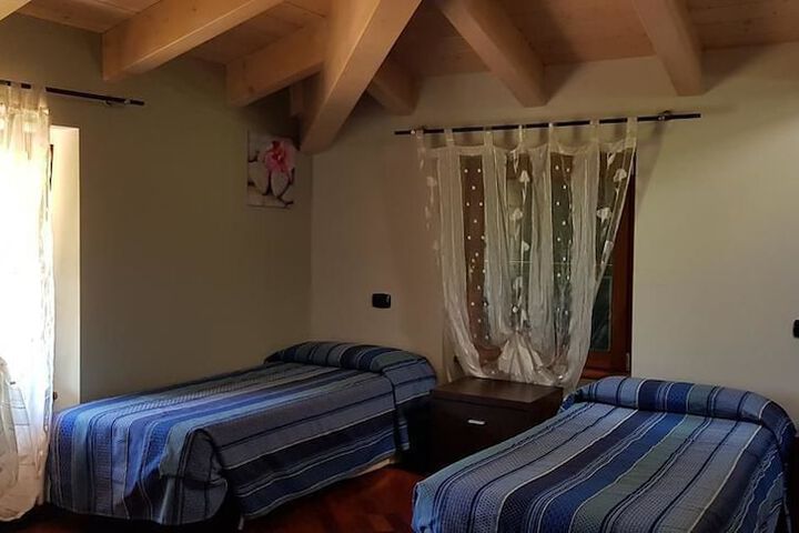 Room 7 of 34