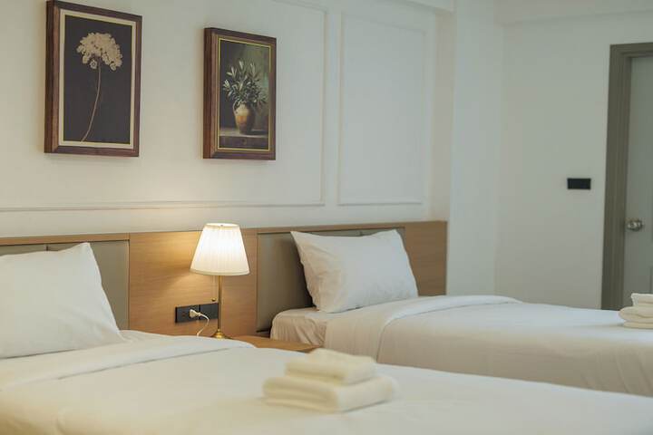 Room 33 of 54