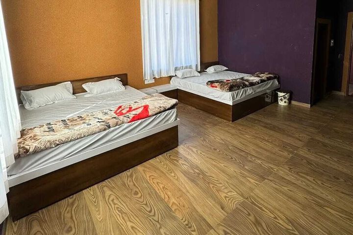 Room 14 of 28