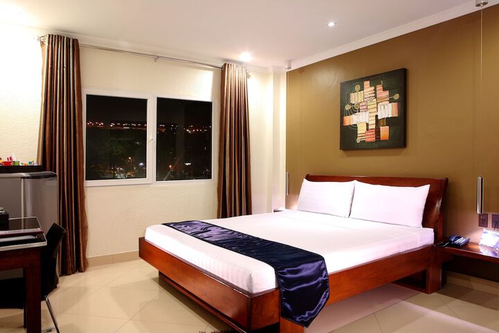 Room 6 of 40
