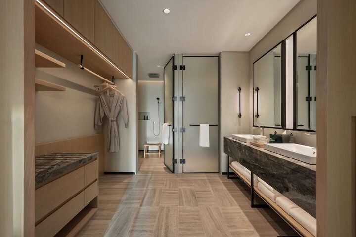 Room 51 of 81