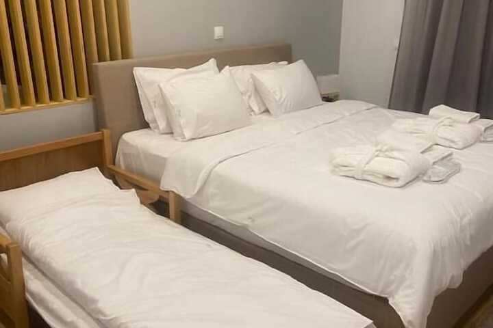 Room 10 of 22