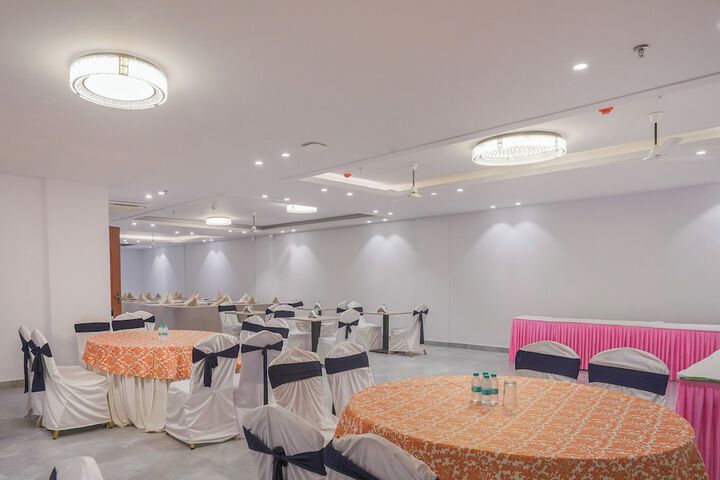 Ballroom/Hall 37 of 47