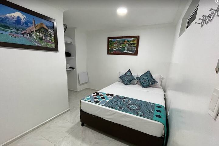 Room 5 of 16