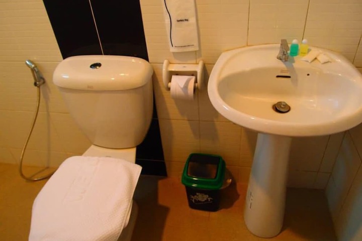 Room 8 of 22