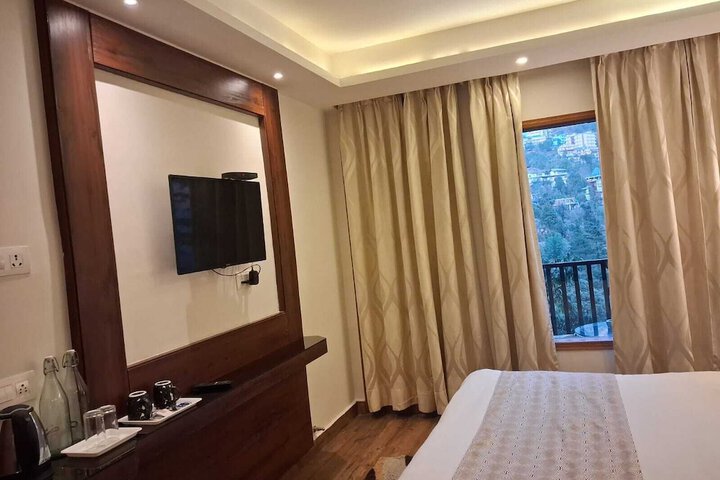 Room 6 of 11