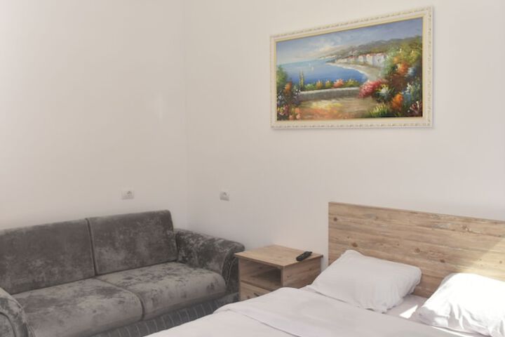Room 15 of 31