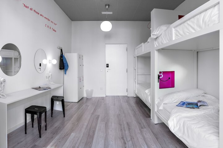 Room 16 of 113