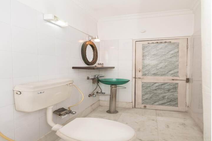 Room 15 of 24