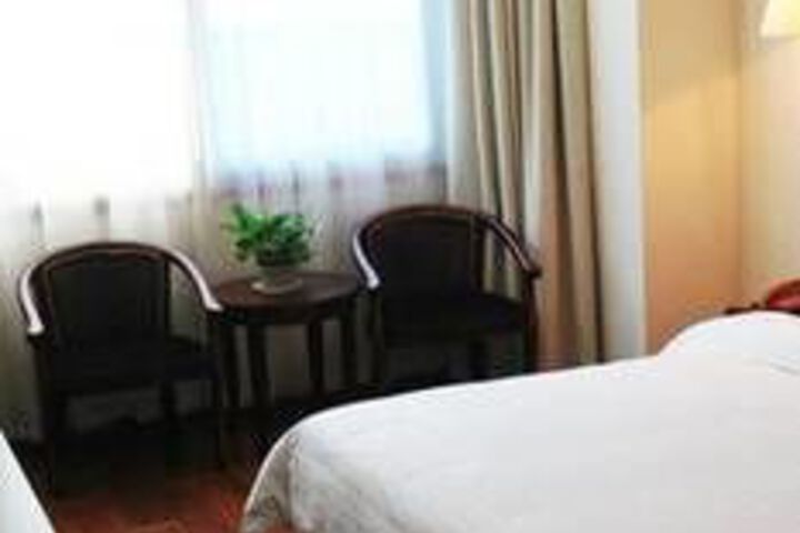 Room 7 of 43