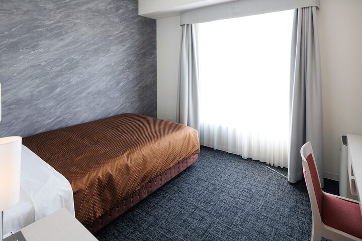 Room 8 of 20