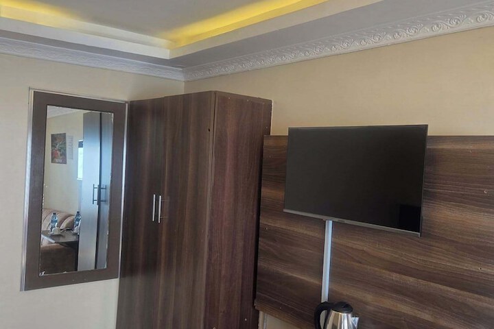 Room 8 of 49