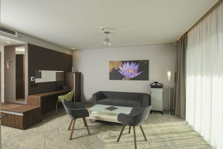 Room 21 of 80