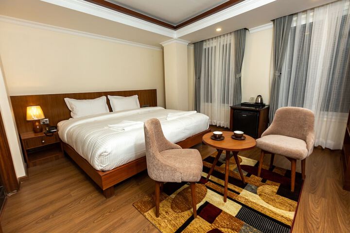 Room 6 of 39