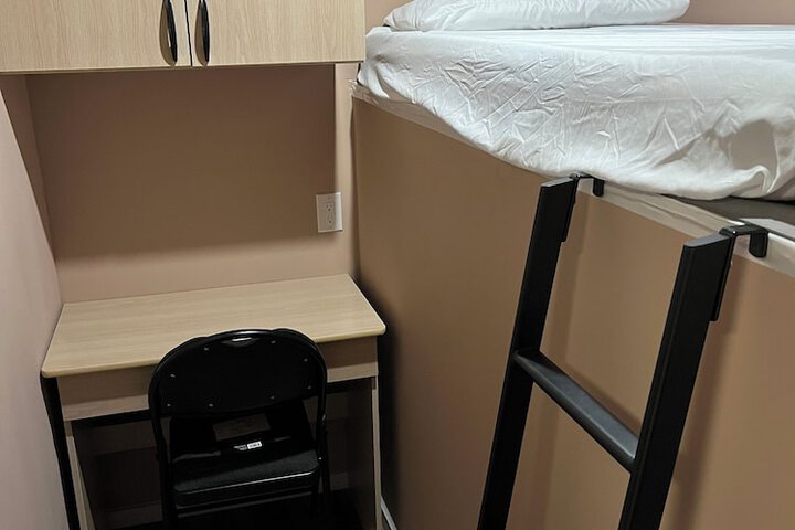 Room 16 of 43