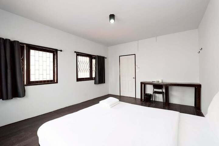 Room 4 of 21