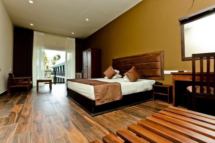Room 6 of 43