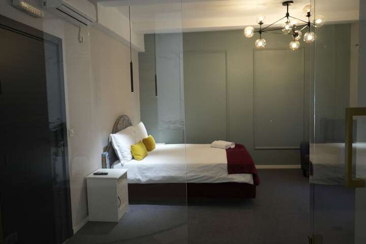 Room 37 of 110