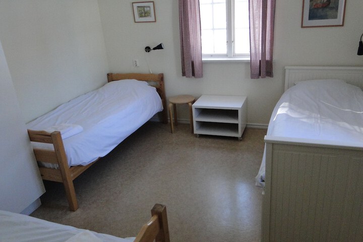 Room 4 of 46