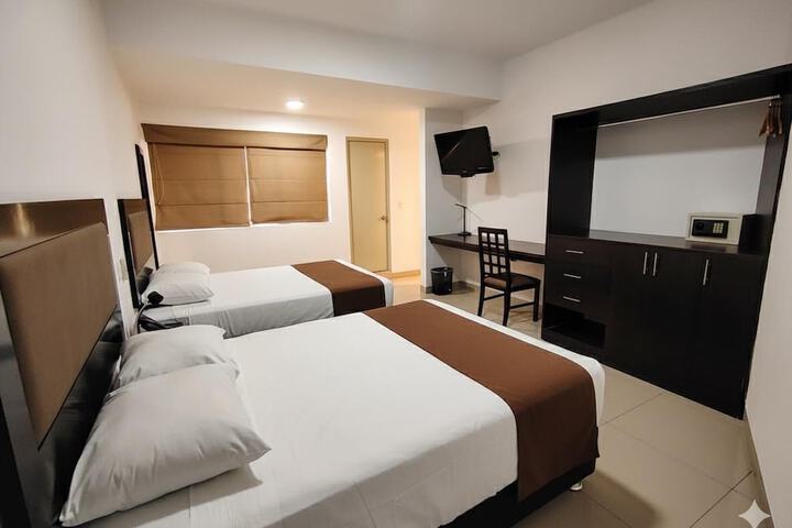 Room 4 of 7
