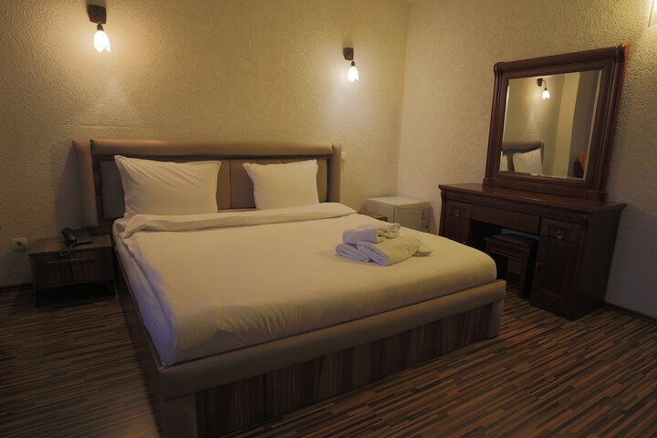 Room 34 of 84