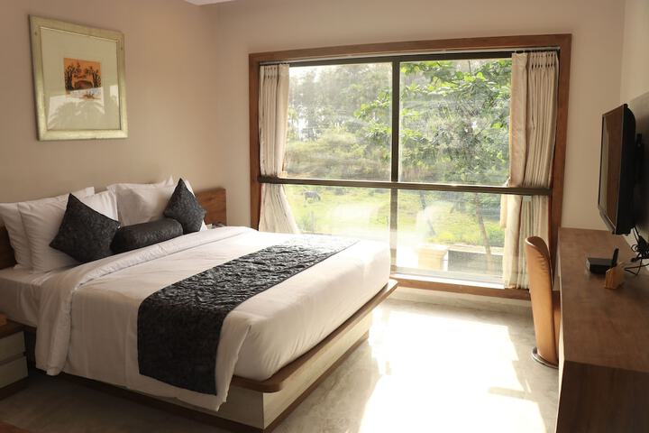Room 11 of 27