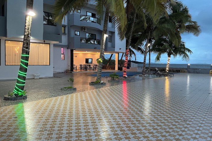 Hotel 74 of 80
