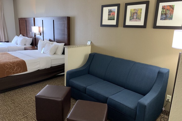 1 King Bed Suite (11 of 15)