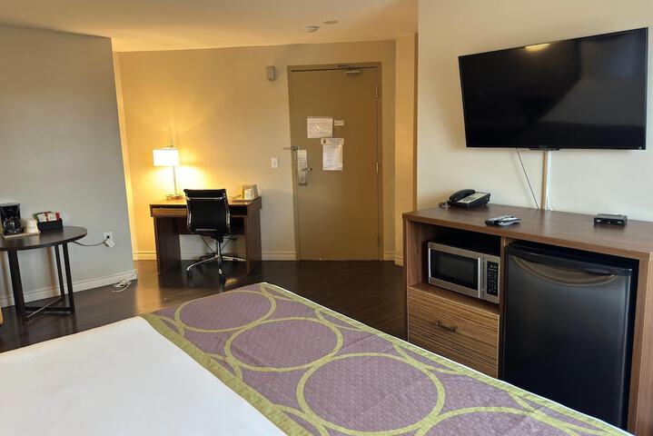 Room 17 of 34