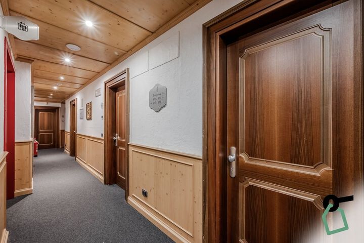 Ballroom/Hall 51 of 65