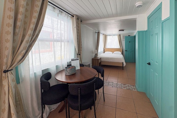 Room 56 of 86