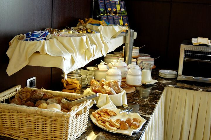 Breakfast/Coffee Service 52 of 62