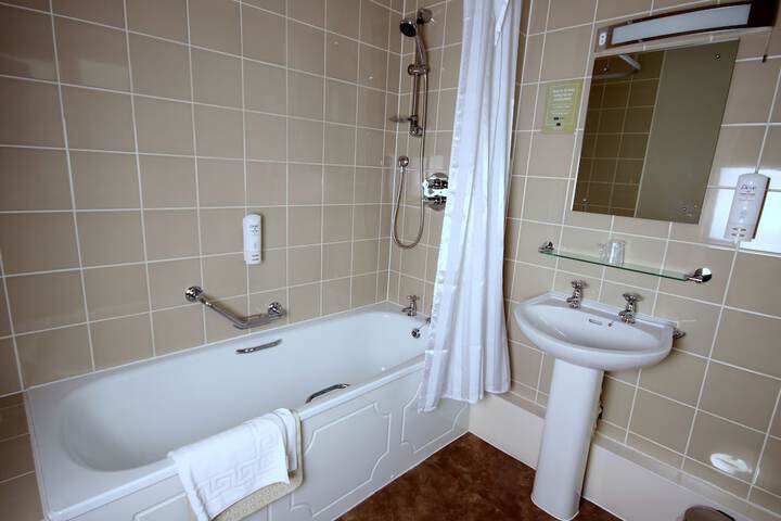 Room 16 of 30