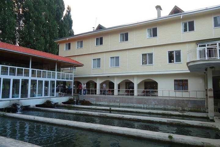 Alanlar Alabalık ve Otel